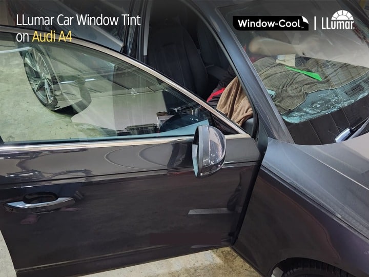 Putting on Clear Film to Block Heat on the Windshield or Windscreen - Audi A4