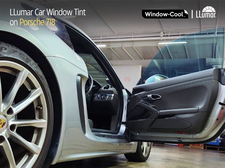 The driver's seat has a laminated heat-blocking window film - Porche 718